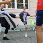 Gruppe von Kindern Jugendliche beim Stunt Workshop für Kinder in Kempen im Rahmen des Kulturrucksack NRW