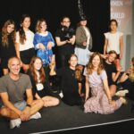 Applaus und Theaterstimmung beim Kinder-Theaterworkshop „SPIEL DEIN STÜCK!“ im Theater Marl, gefördert durch Kulturrucksack NRW.