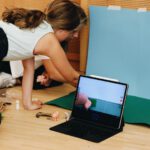 Kameraarbeit im Stop Motion Workshop für Kinder