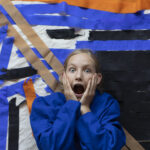 Beim Workshop „LET'S MAKE ART“ werden die Teilnehmenden selbst Teil berühmter Kunstwerke.